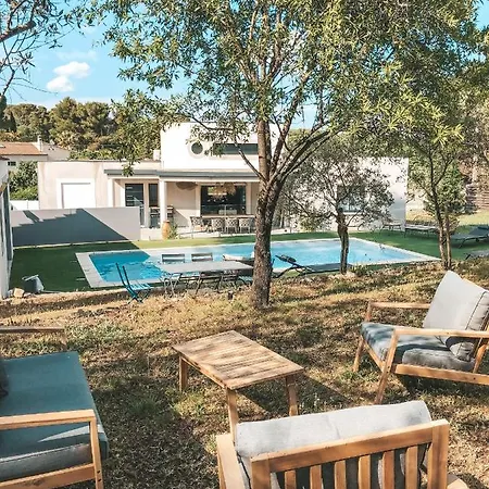 Villa Et Mazet A Proximite Du Centre *